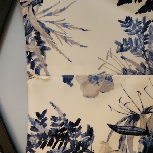 Floral bodycon dress - Picture 4 of 7